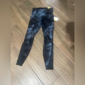 NWT athletic leggings